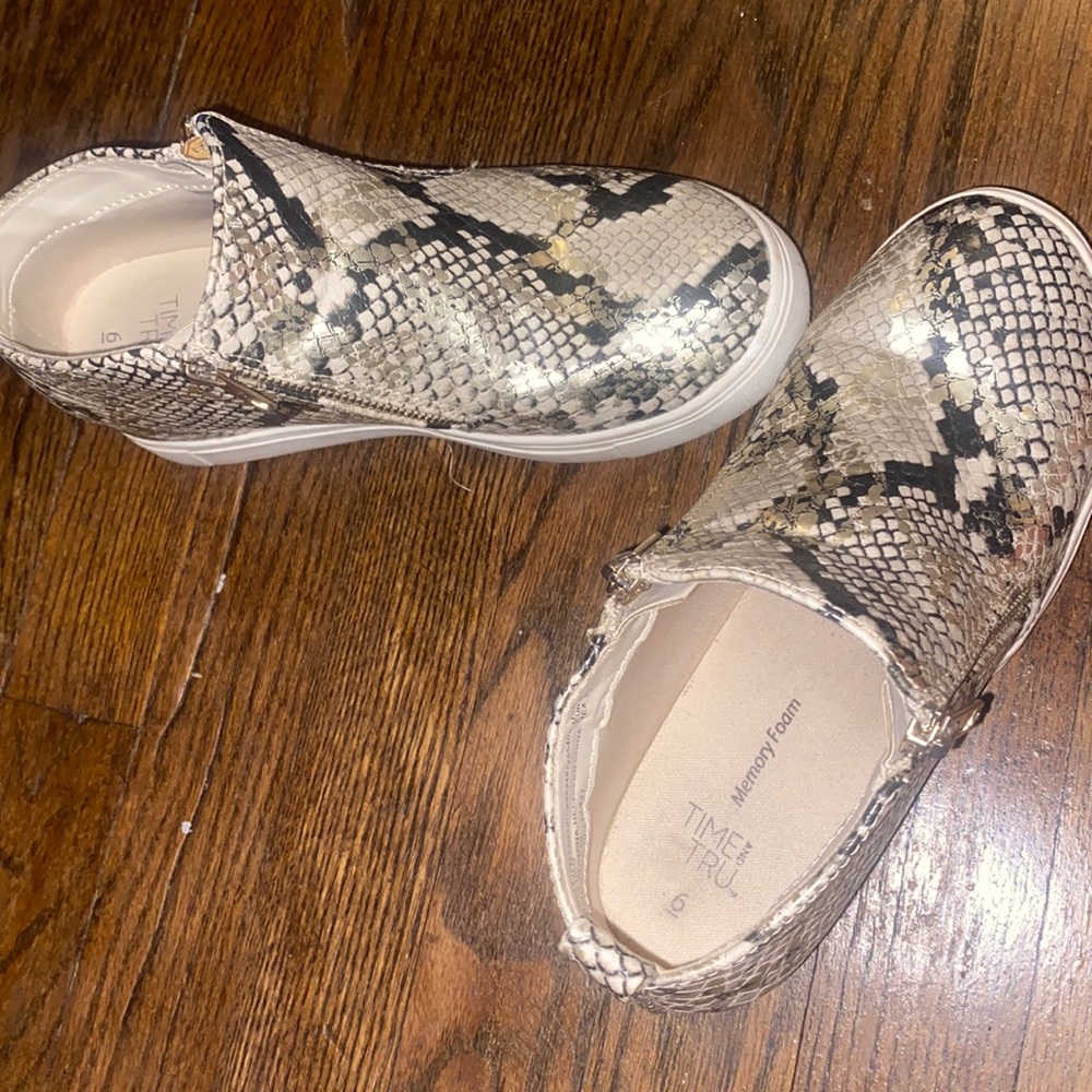 Womens shoes!